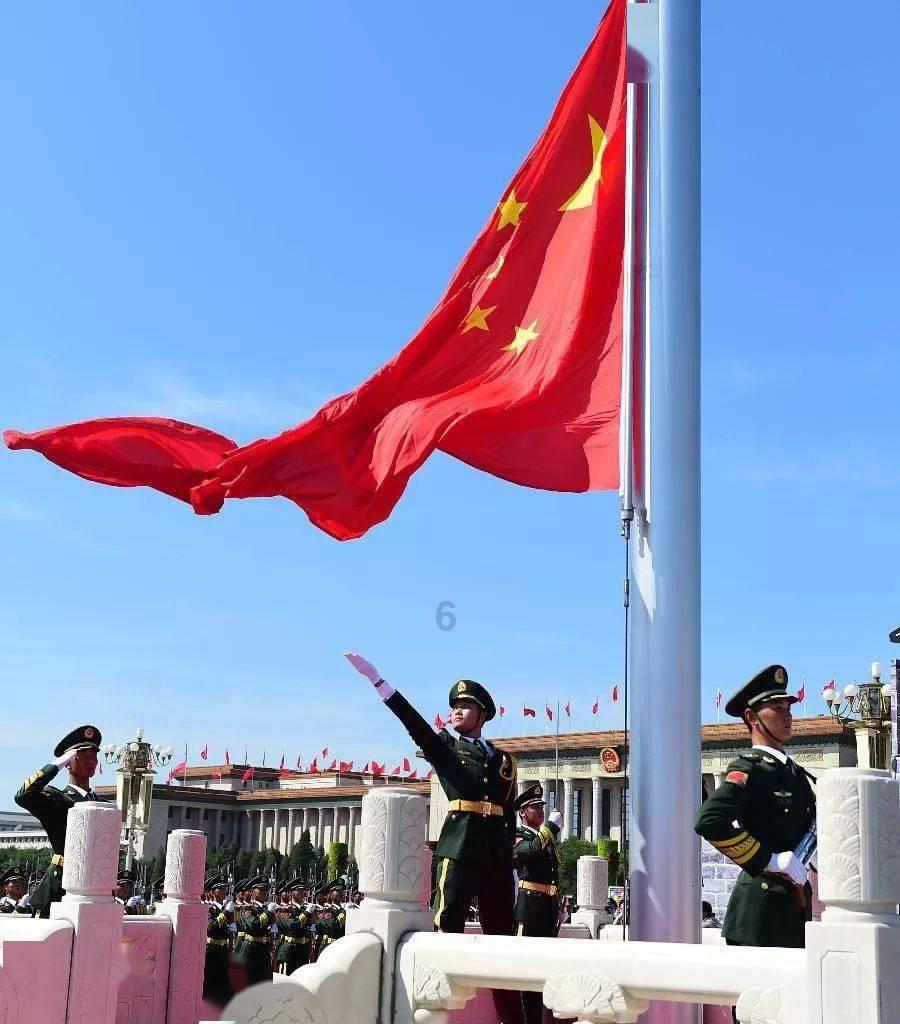 琳娜整理房间