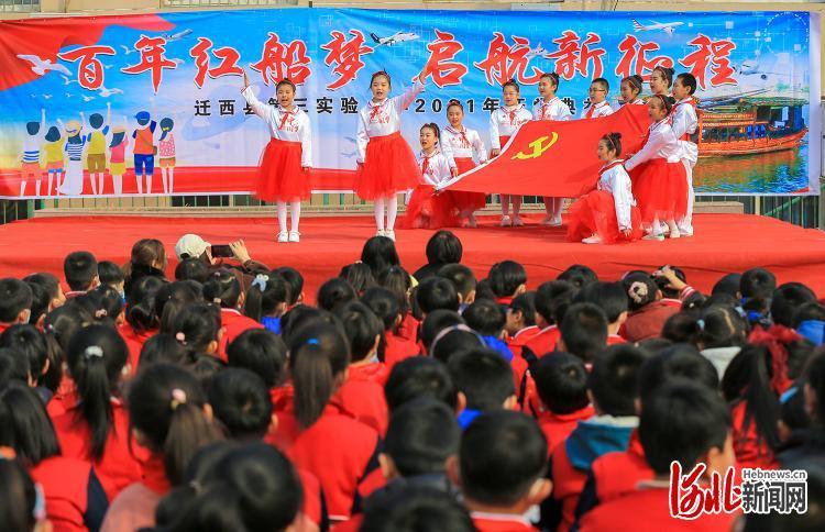 全球最霸道的“婴儿”,在腹中生活61年不挪窝,妈妈已经年过90岁