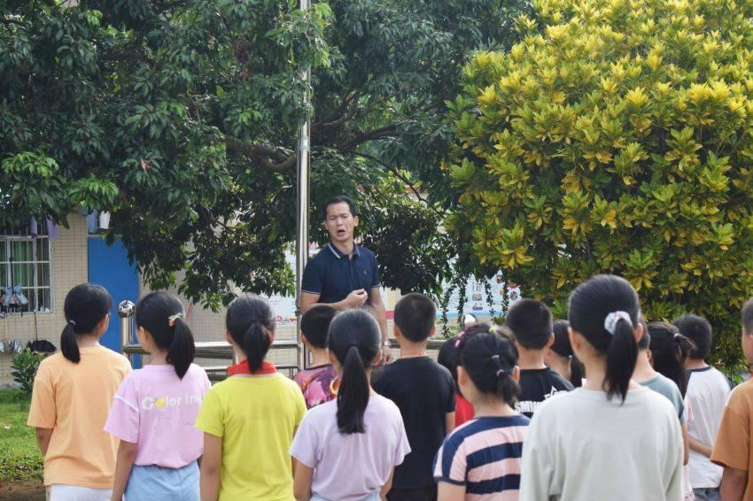 南山脊蛇终被发现，踏破铁鞋无觅处，得来全不费功夫！